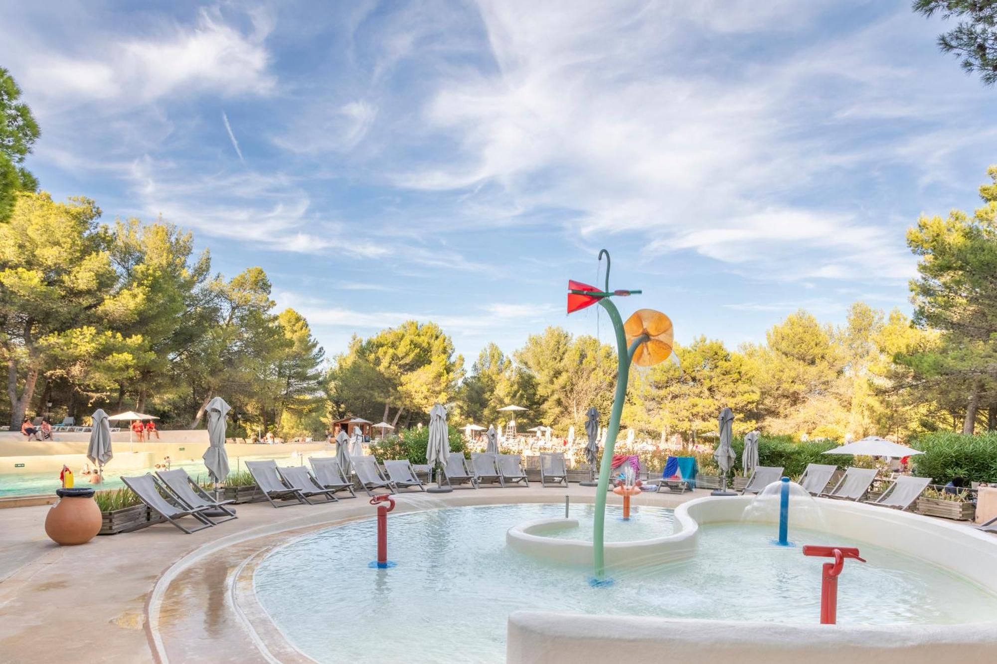 Village Pierre & Vacances Pont Royal En Provence Mallemort Exterior foto